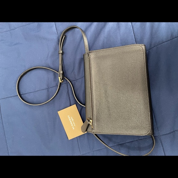 Burberry small Loxley crossbody - Picture 5 of 12